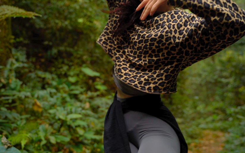 dancing in the jungle with hand made leopard imprint sportswear sweatshirt